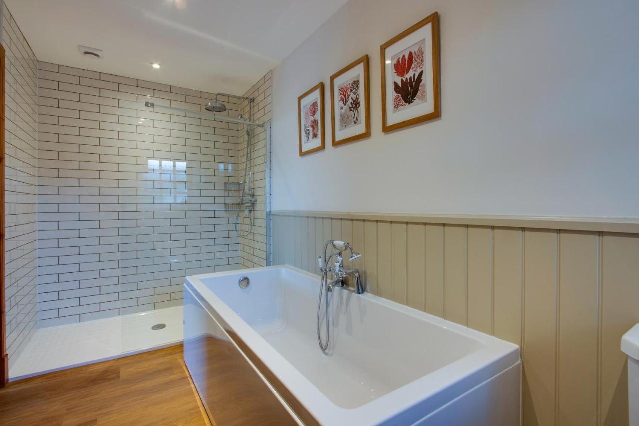 Home Farm B&B - Poppy Room Forfar Bagian luar foto